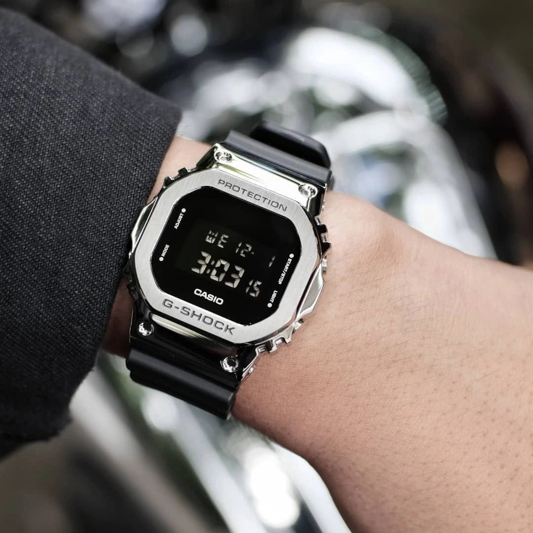 カシオ　CASIO DW-5600BB G-SHOCK 腕時計 ブラック Casio G-Shock DW-5600BB-1 Unisex Digital Watch Black India