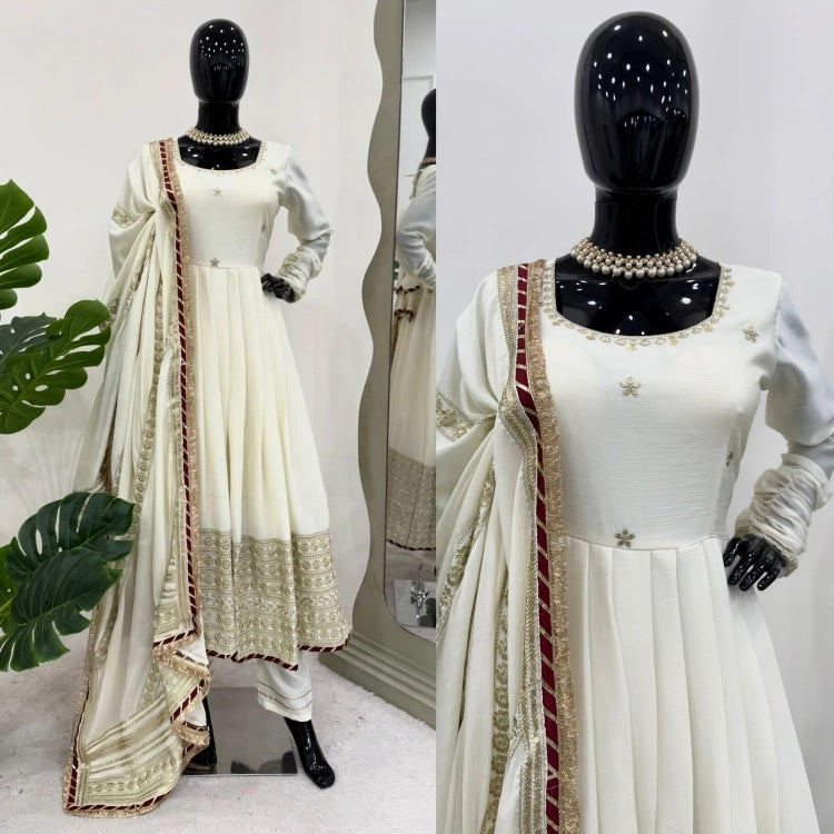 Chinon embroidered suit