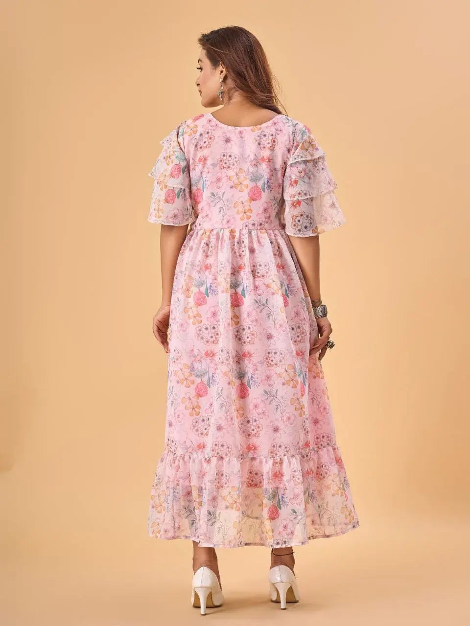 New Launching Glamourus Printed Kurti With floral print It captures the essence of the outfit beautifully. - NextBuy