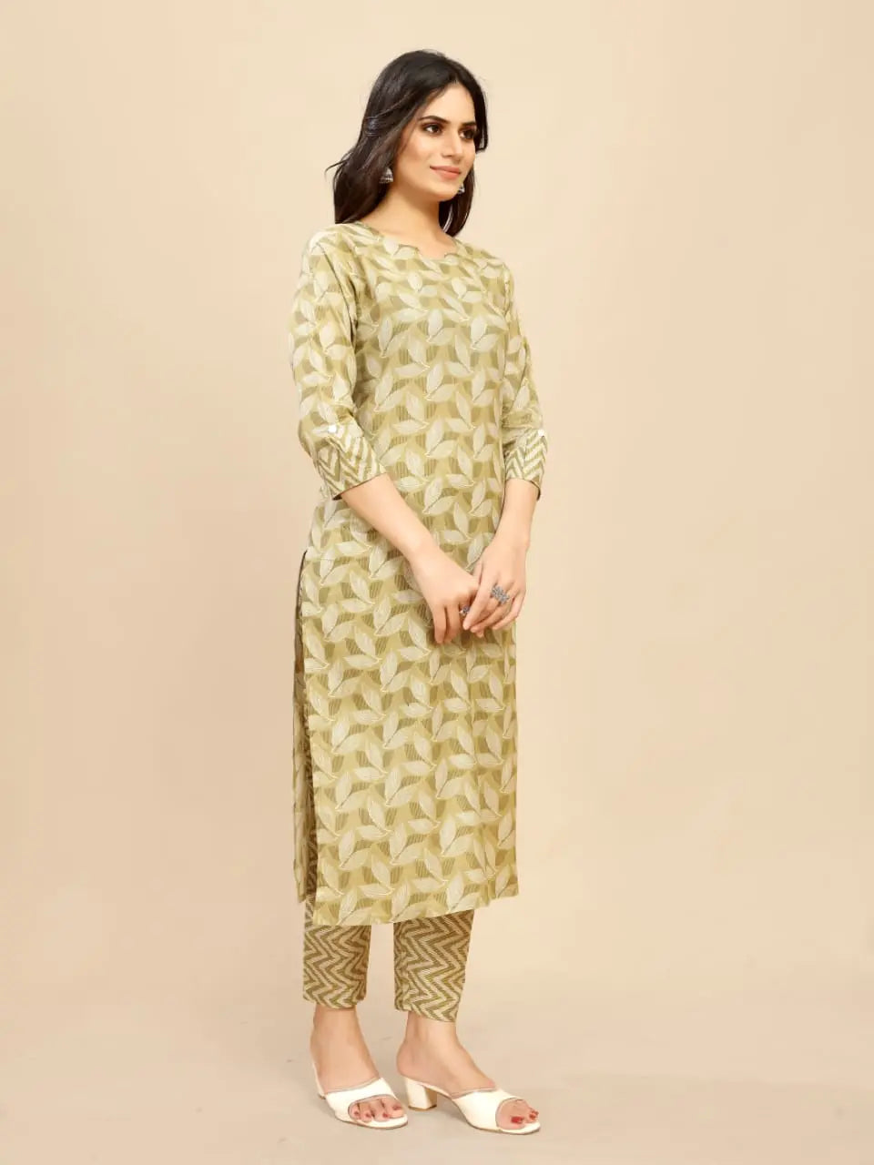 Women Leaf Print Straight Kurta & Pants - NextBuy