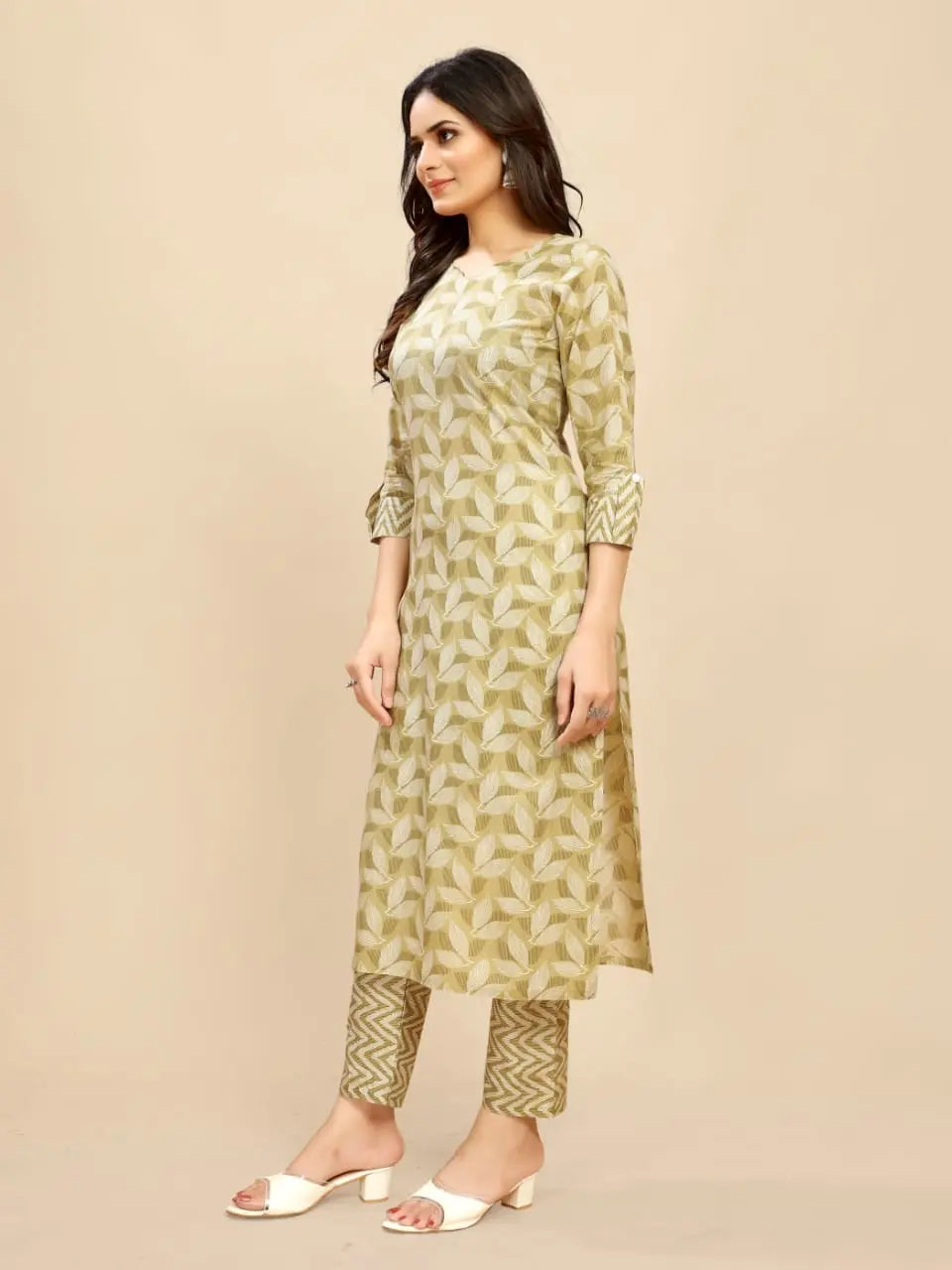 Women Leaf Print Straight Kurta & Pants - NextBuy
