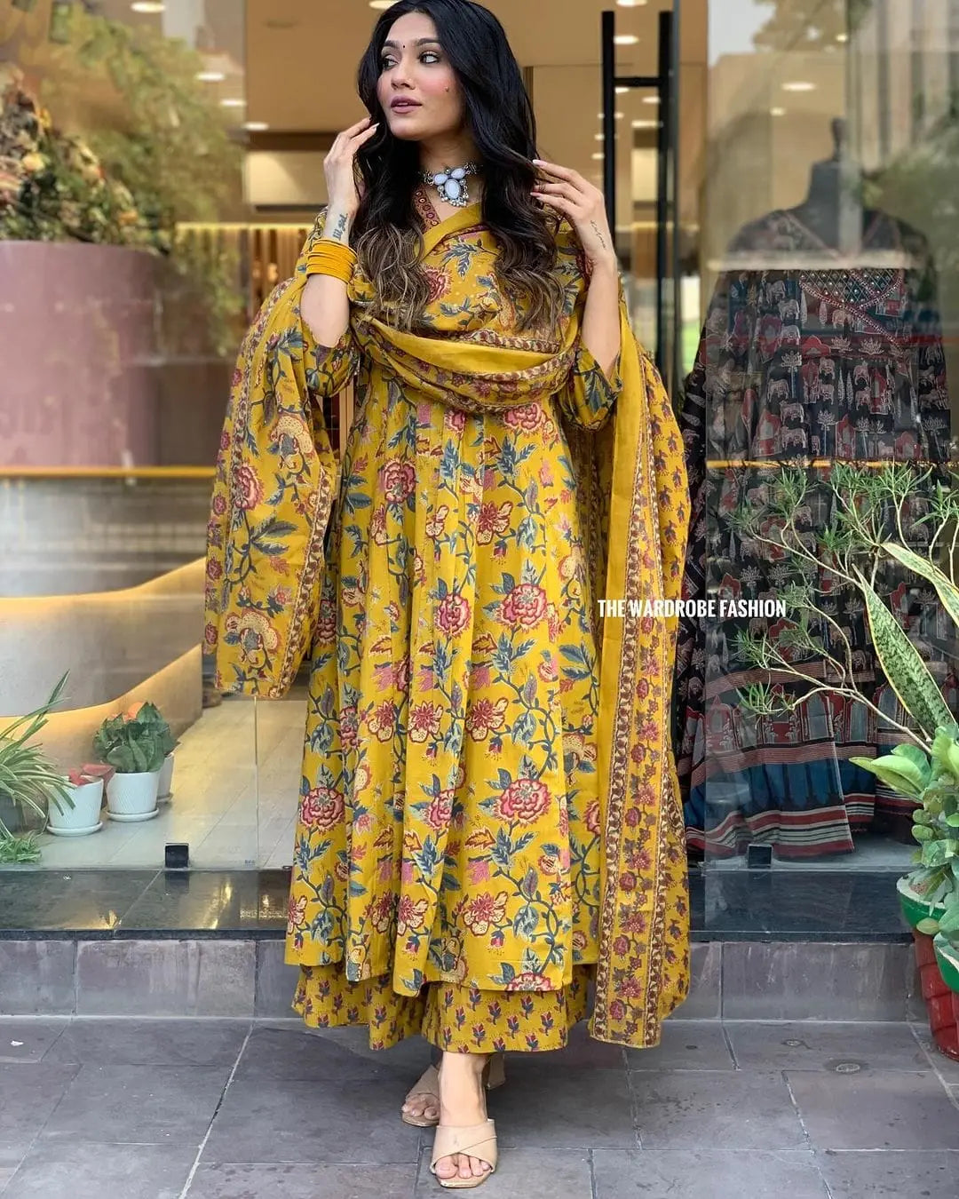 Beautiful Flower Print Beautiful Kurti Pant With Cotton Malmal Dupatta NextBuy