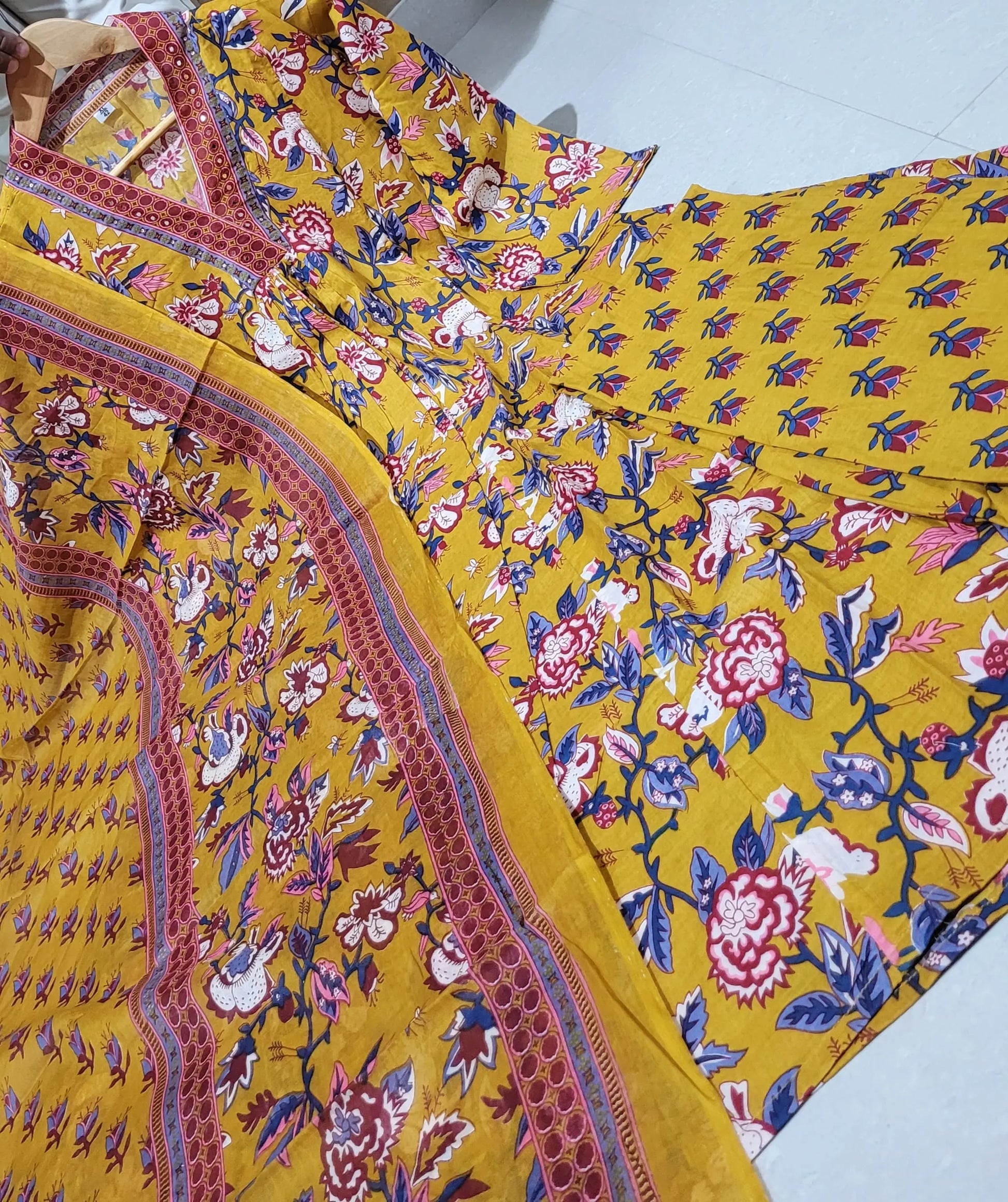 Beautiful Flower Print Beautiful Kurti Pant With Cotton Malmal Dupatta NextBuy
