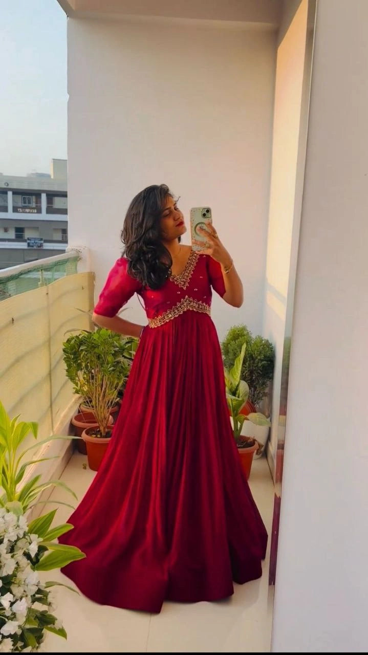 Gown Neckline Alia Cut Style