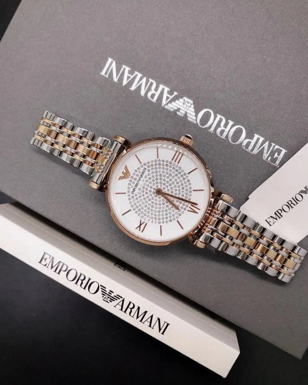 Side profile of AR11244 watch with butterfly clasp