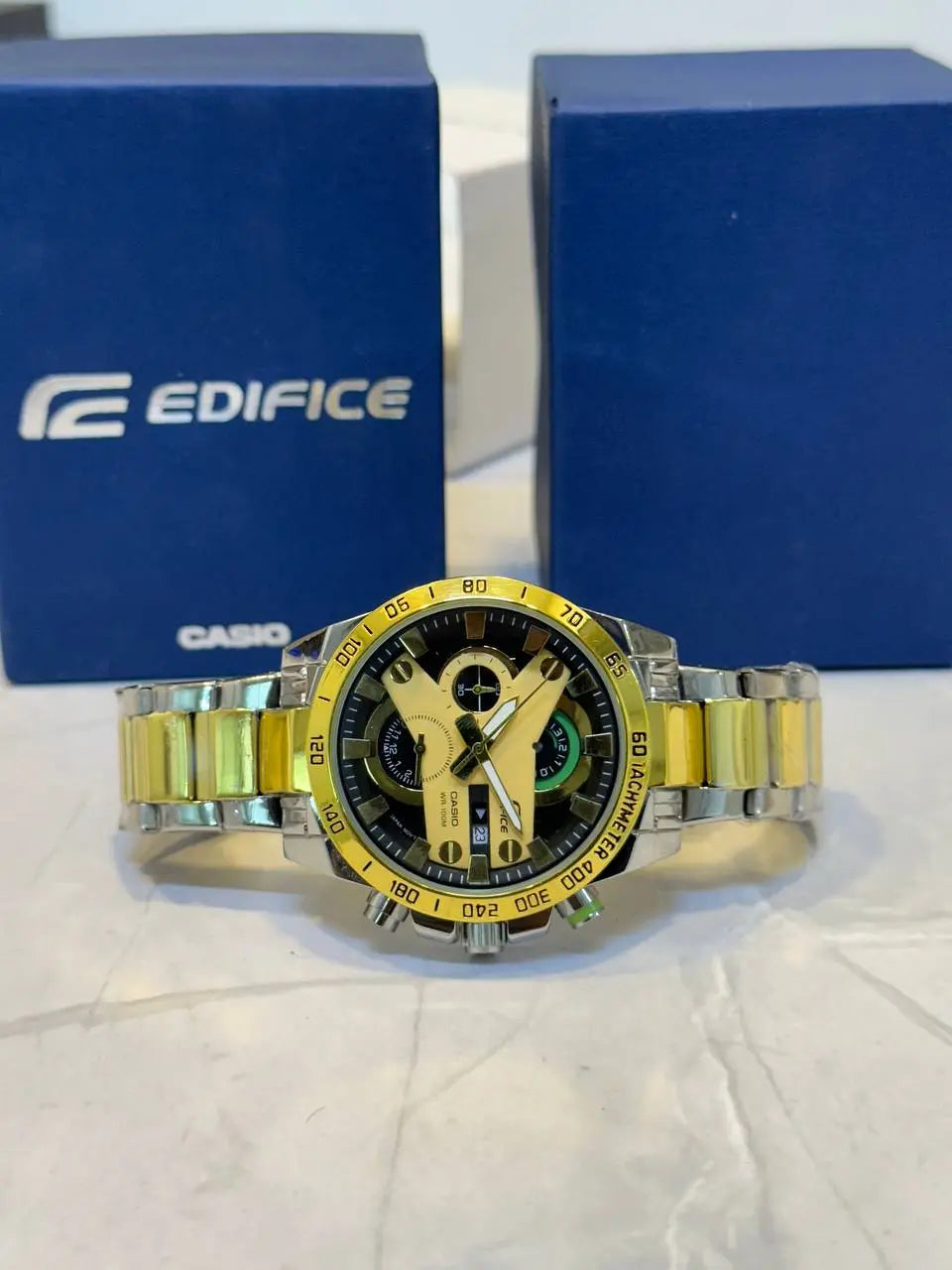 Black dial with date feature Casio