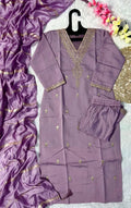 Cotton silk dupatta with latkan close-up