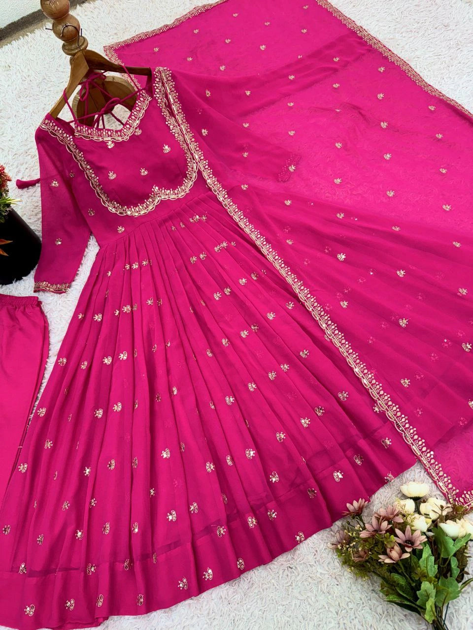 Embroidered dupatta with lace border close-up