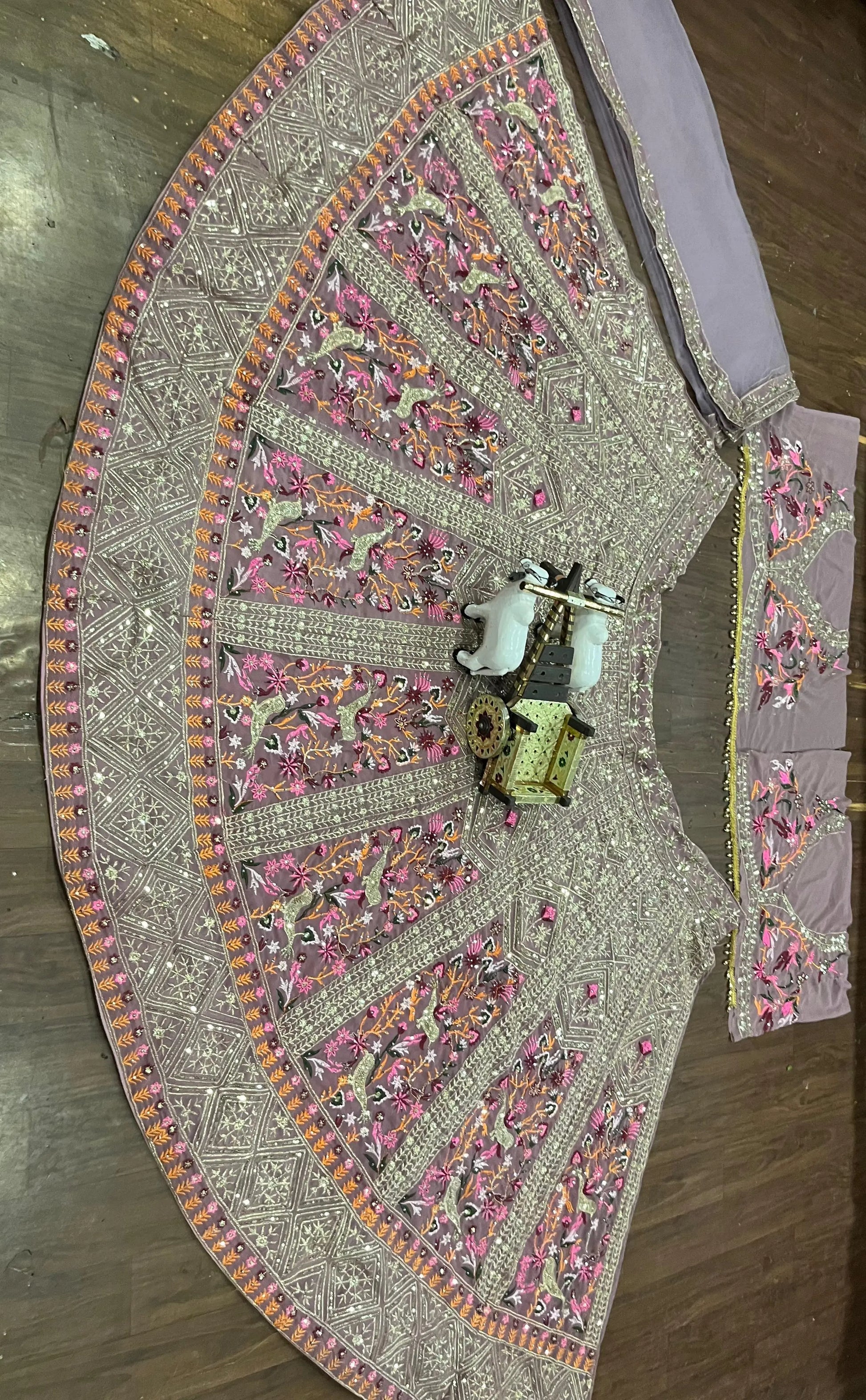 Lehenga blouse design ideas for festive looks