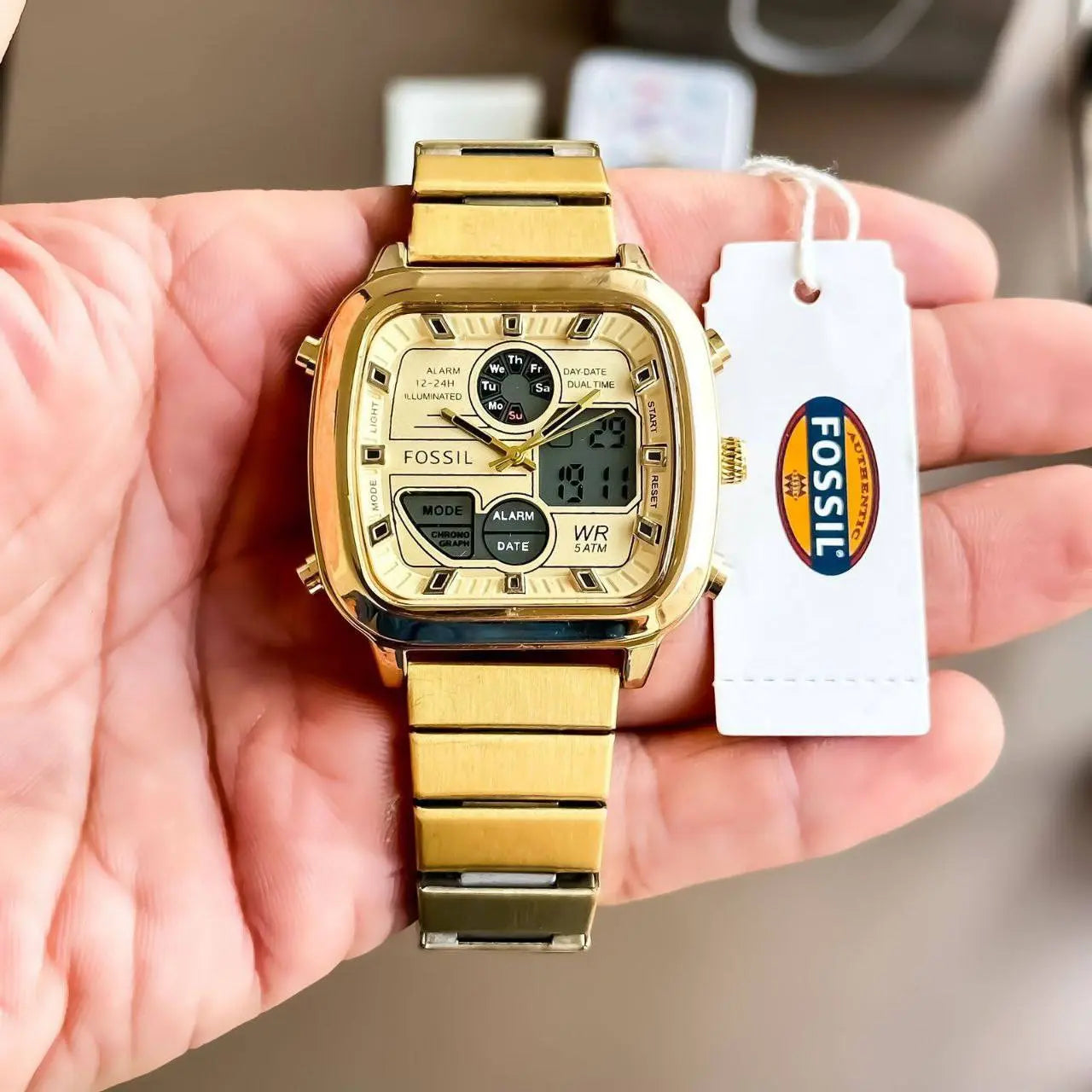 Full gold stainless steel band close-up