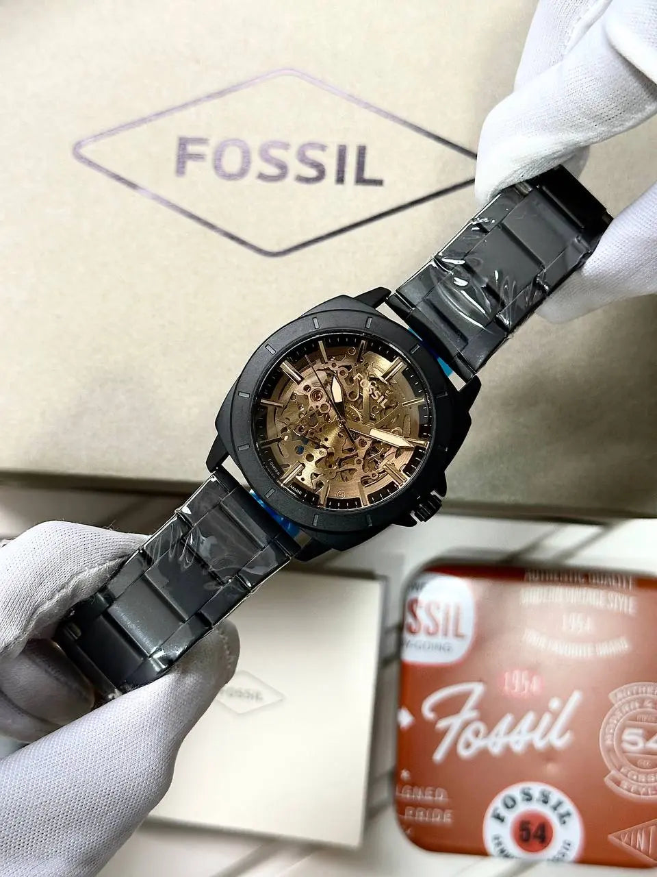 Fossil automatic watch with bracelet unfolded