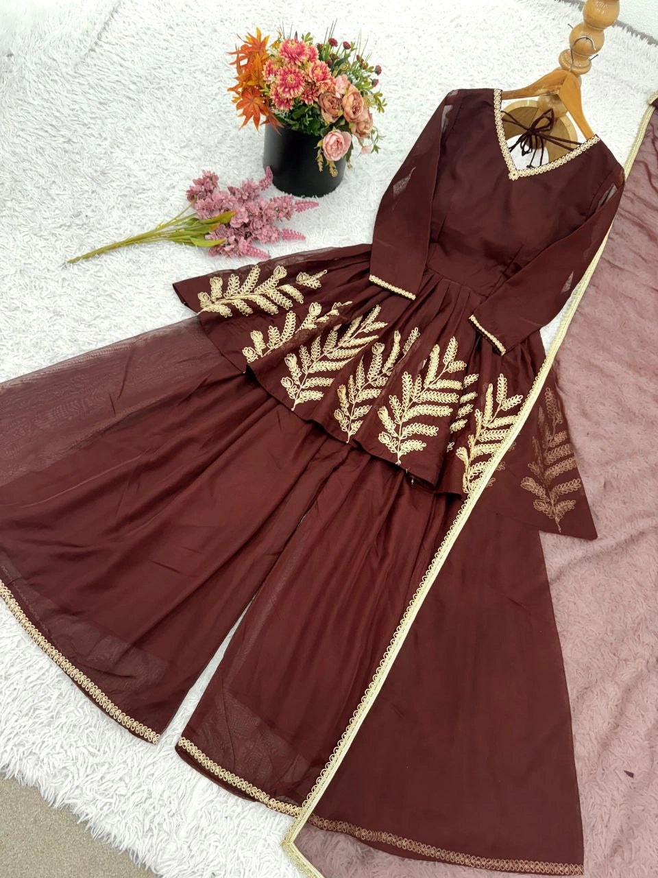 Elegant star georgette salwar suit with lace dupatta