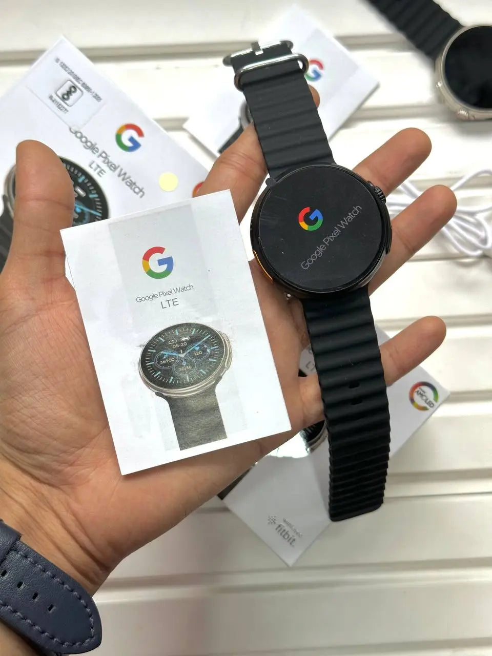 Android and iOS compatible smartwatch
