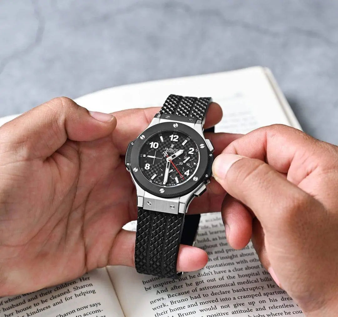 Steel bezel of Hublot Big Bang watch
