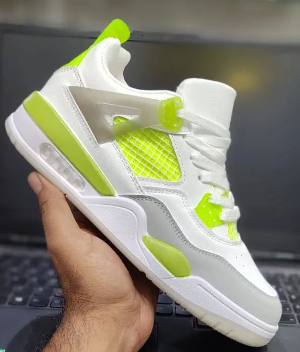 Jordan Retro 4 sneakers in UK 7 size