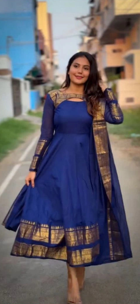 Kalamkari weaving gown close-up