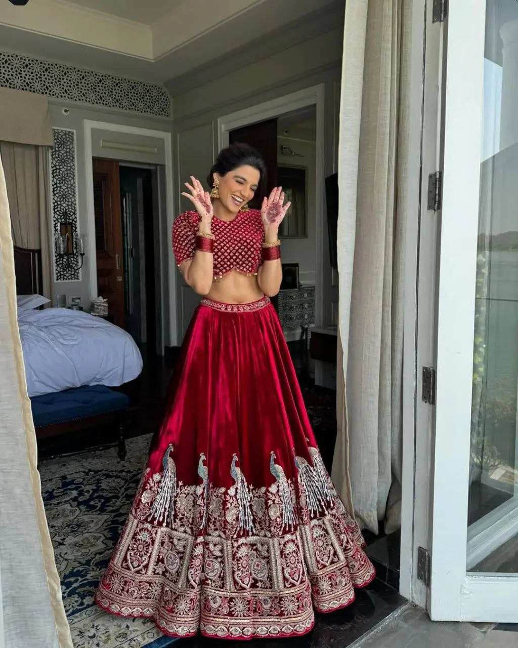 Unstitched blouse and net dupatta combo