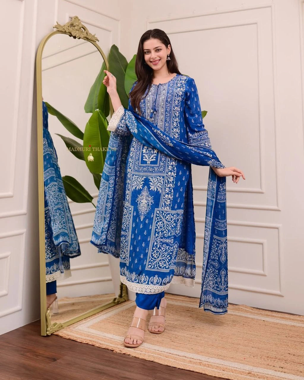 Muslin cotton suit with real mirror handwork