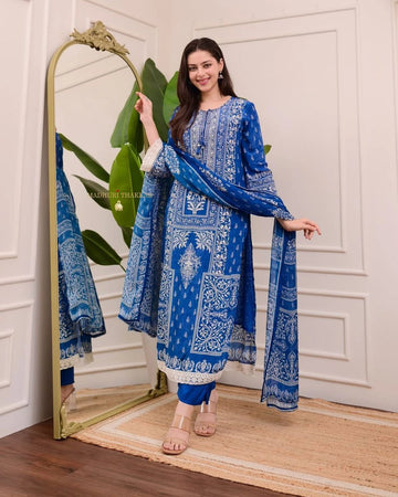 Muslin cotton suit with real mirror handwork
