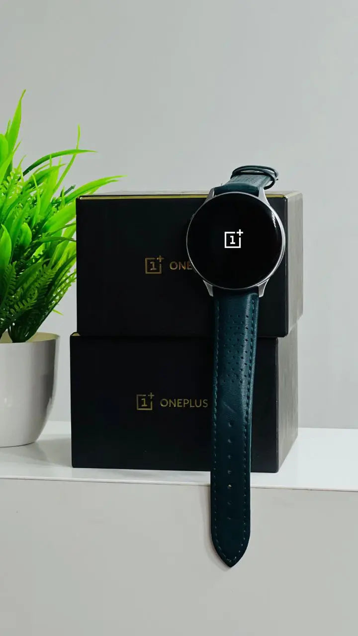 Smart Watch with Sleep and Step Monitoring
