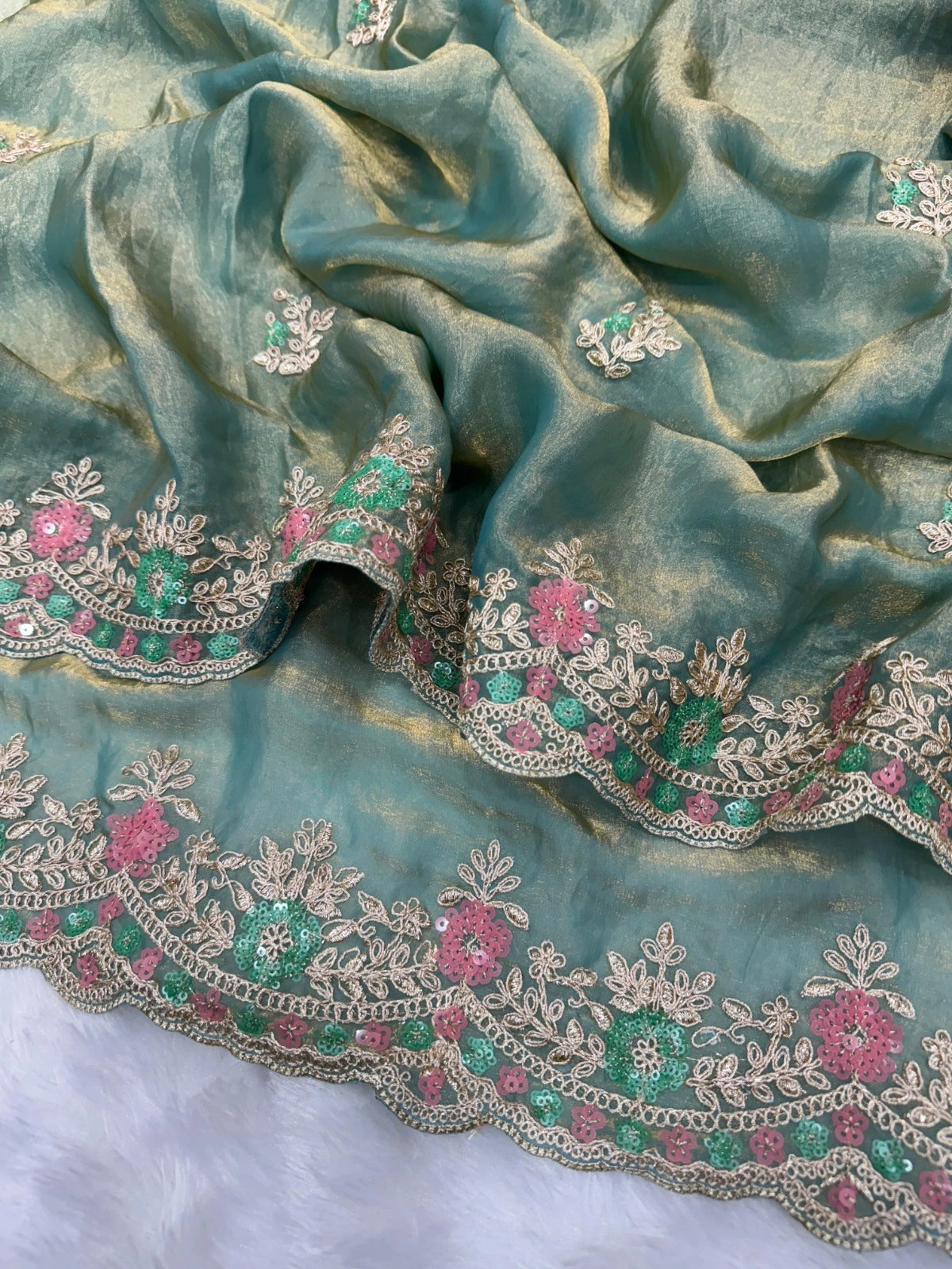 traditional saree with modern touch