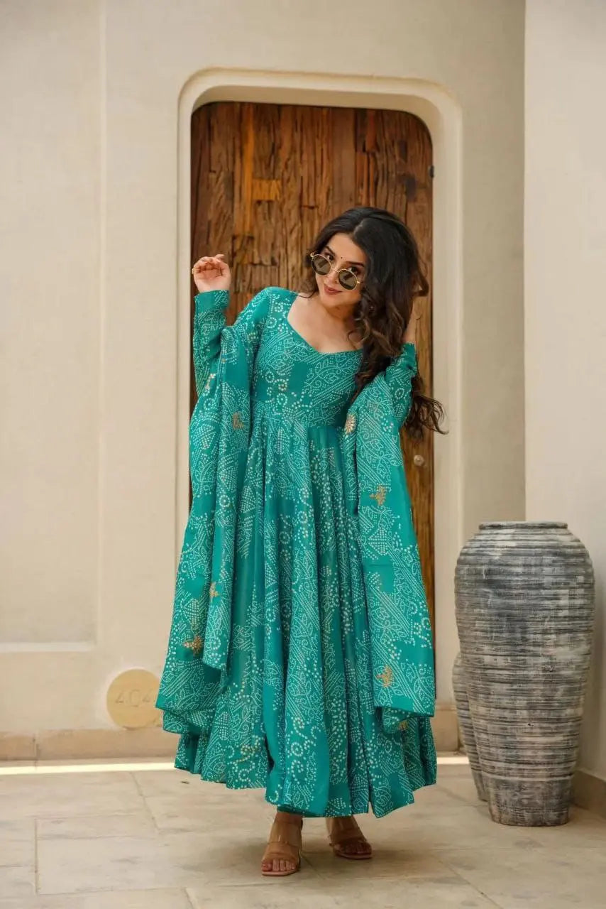 Bandhani Suit Set in Green – Elegant Chinon fabric suit with embroidery lace dupatta.