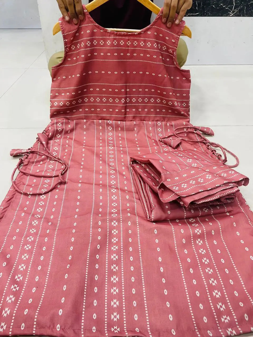 Latest Sleeveless Kurti for Women – Stylish and comfortable cotton outfit with beautiful digital prints.