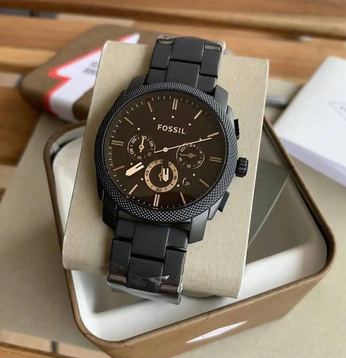 Classic Fossil Chronograph Watch – The 45mm Fossil chronograph offers a bold black dial, premium build quality, and precise timekeeping for a sleek, modern look.
