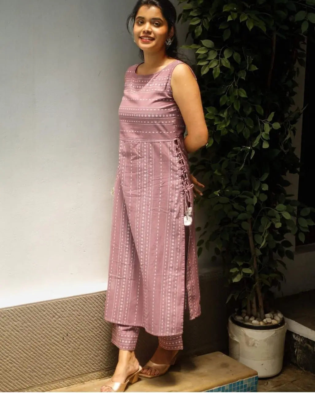 Stylish Sleeveless Kurti Pant Set – Trendy cotton outfit with digital prints for a modern ethnic look.