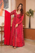 Dupatta with Gota Detailing – Stunning georgette dupatta adding charm to the Anarkali outfit.