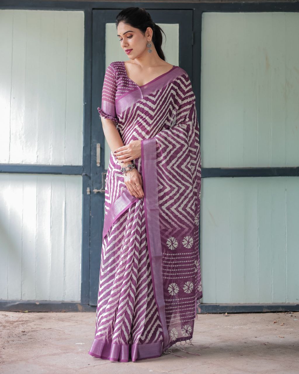 Soft Purple Chevron Linen Saree – Trendy Designer Saree Online NextBuy