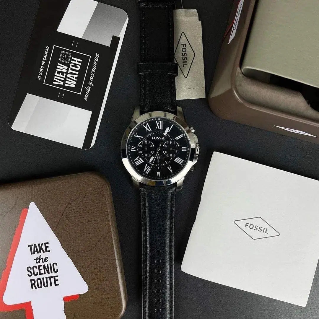 Elegant Fossil FS4812 men's wristwatch with durable leather strap