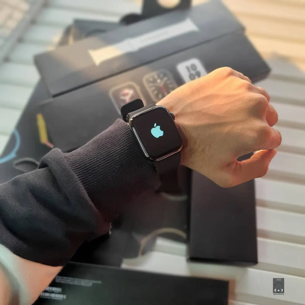 Advanced Smartwatch for Fitness & Health – Featuring a sleek Apple-inspired design, heart rate monitoring, and a premium ocean strap for all-day comfort.