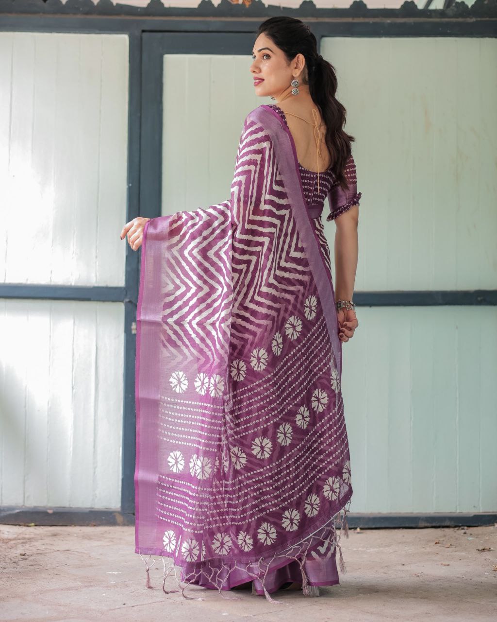 Soft Purple Chevron Linen Saree – Trendy Designer Saree Online NextBuy