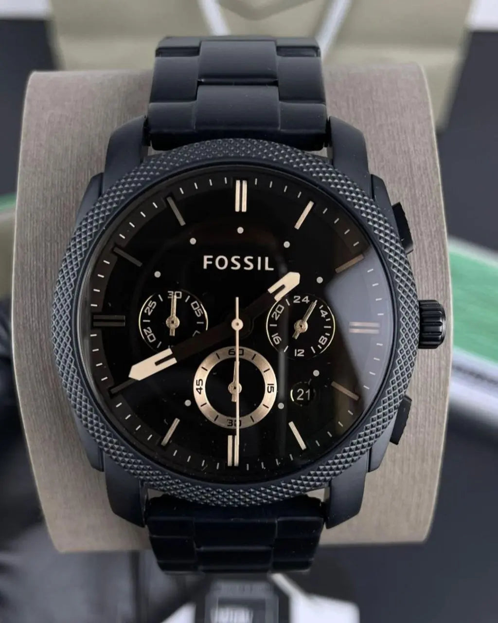 Premium Quality Fossil Chronograph Watch – Featuring a 45mm case and a black dial, this chronograph watch is built for both style and performance.