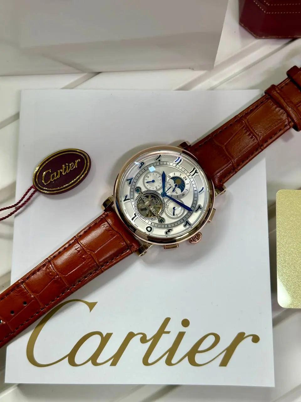Cartier 43mm Smart Fit Watch for Men – A luxurious and stylish watch with a 43mm case, elegant design, and high-quality craftsmanship from the 7AA collection.