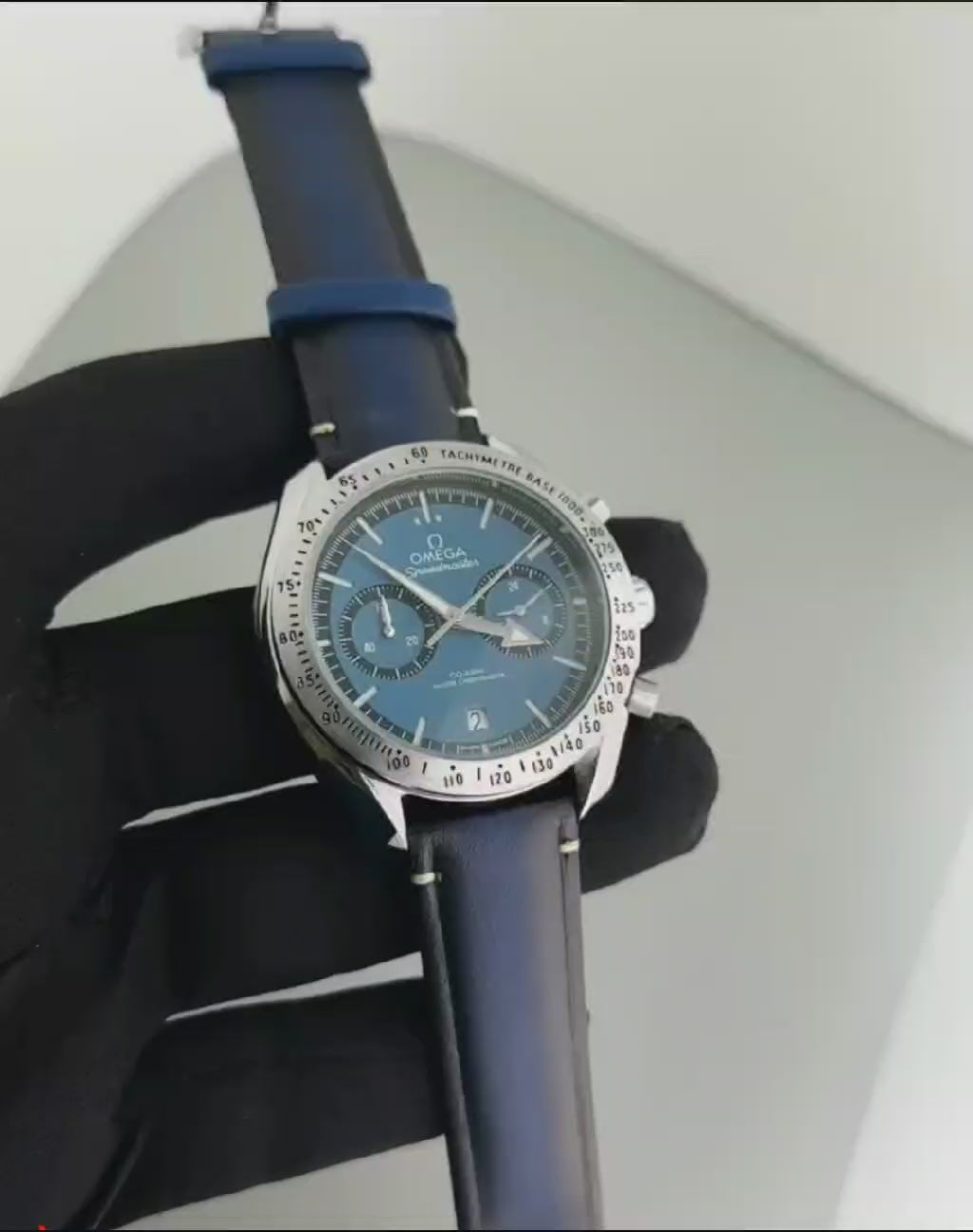 Classic men’s timepiece with working sub-dials