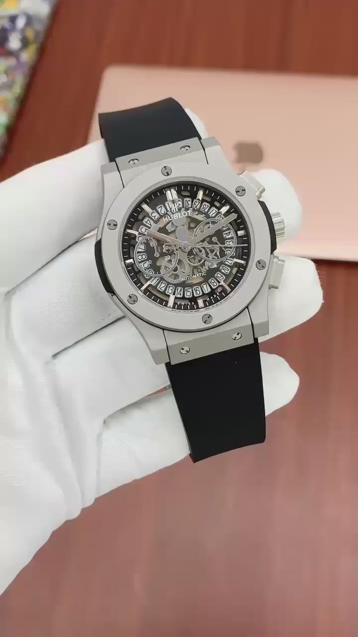 Luxury quartz chronograph watch for men