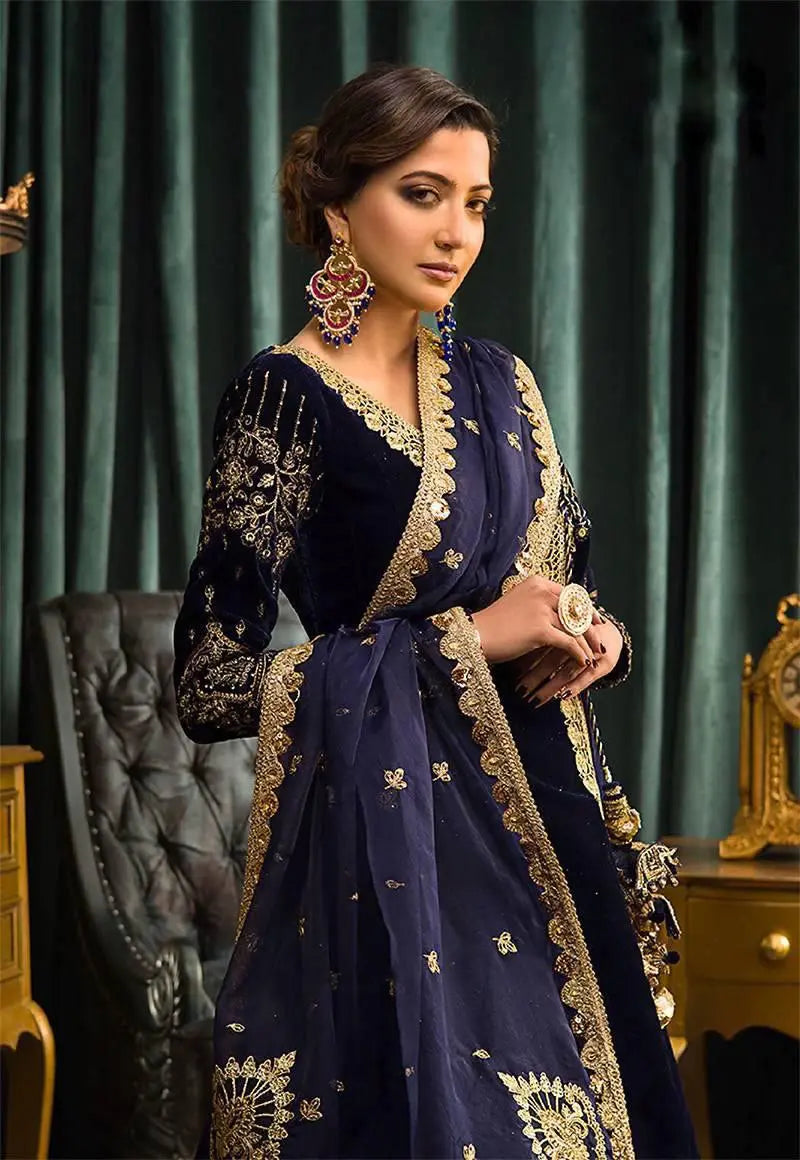 Velvet gown with silk lining interior view