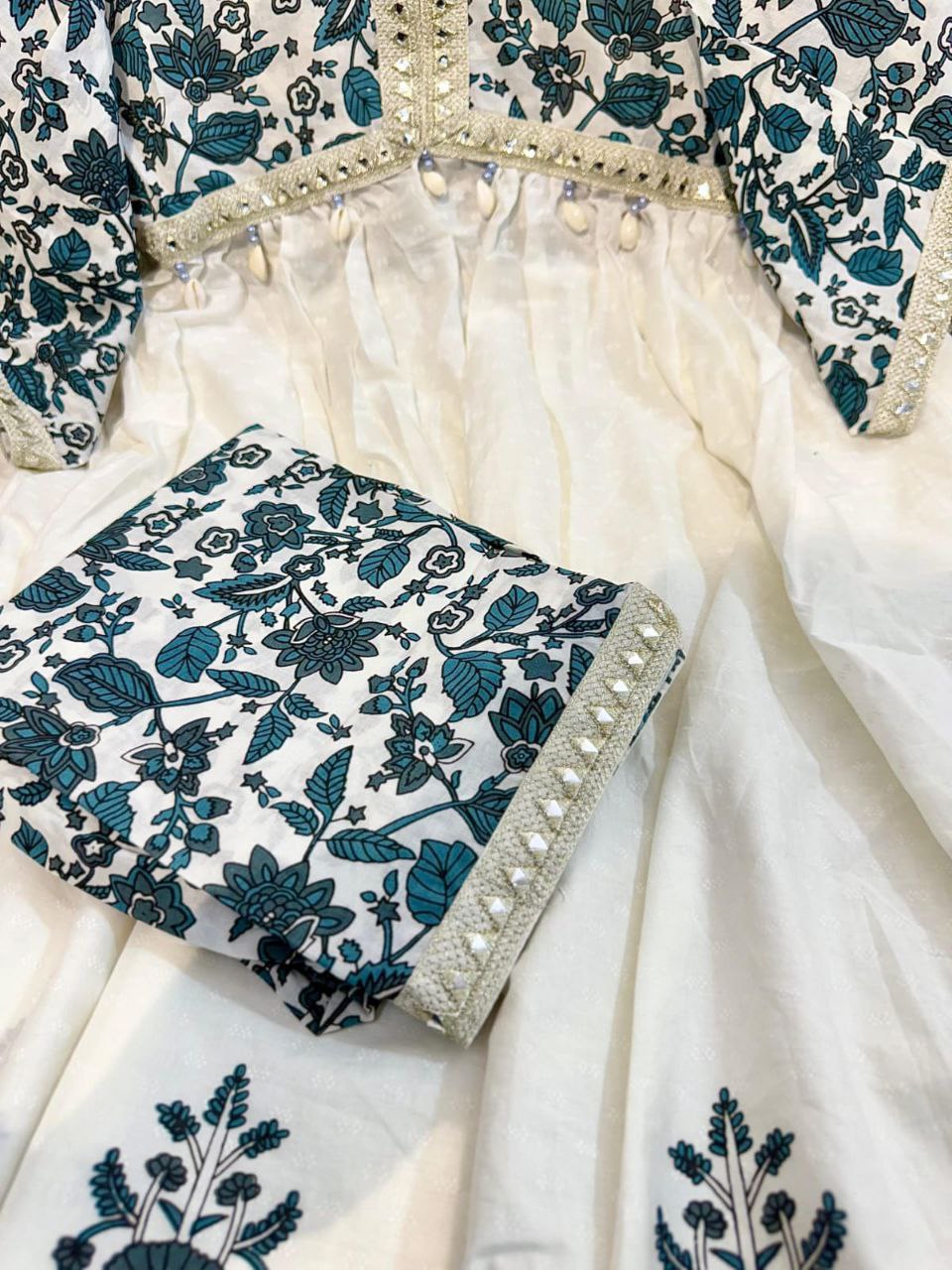 Soft malmal dupatta with full outfit