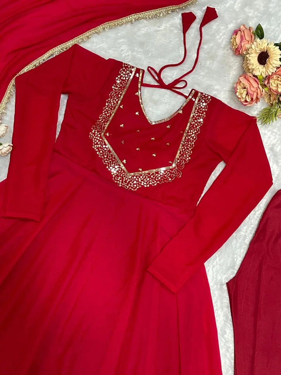 Full-stitched wedding gown for women
